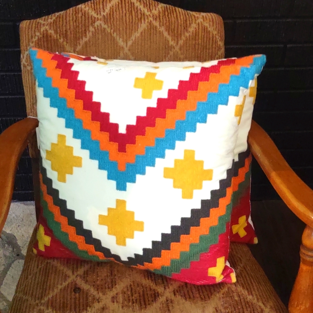 🌵Set of Aztec throw pillows!
